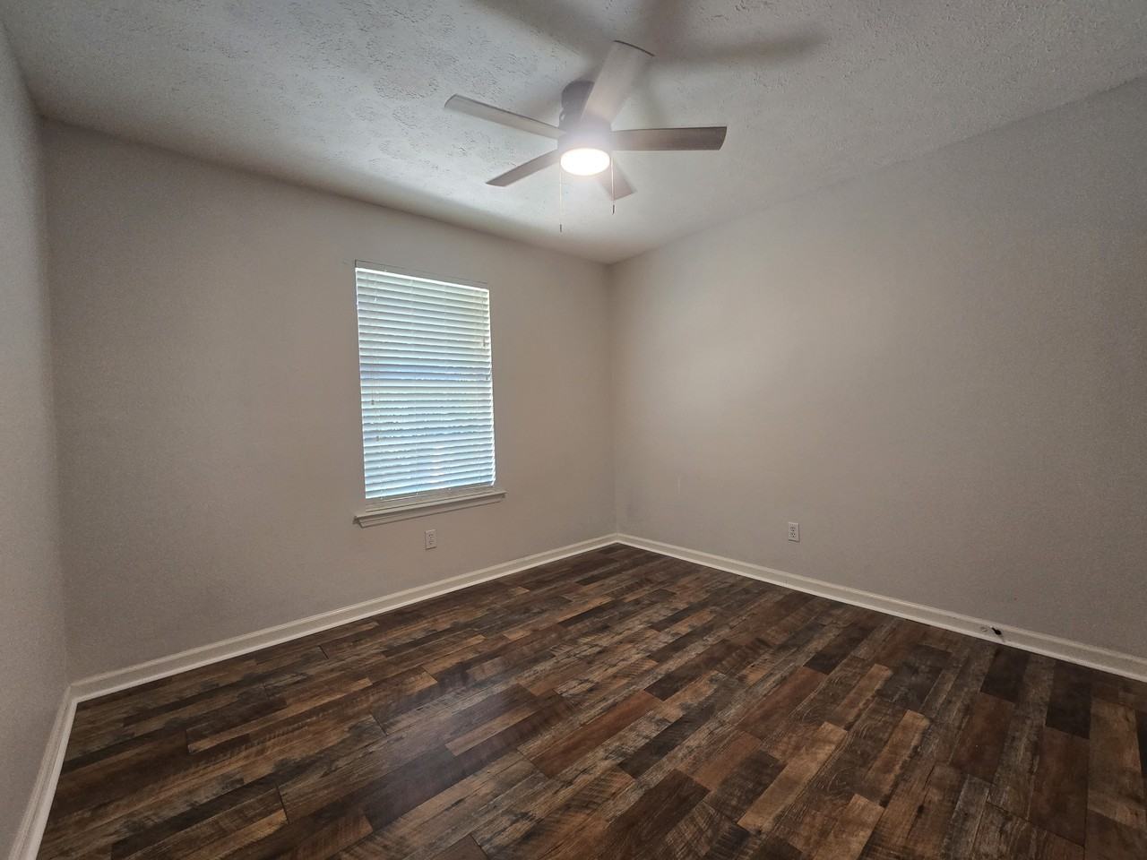 2112 Spring Hill Cir #1 - Photo 2 of 7