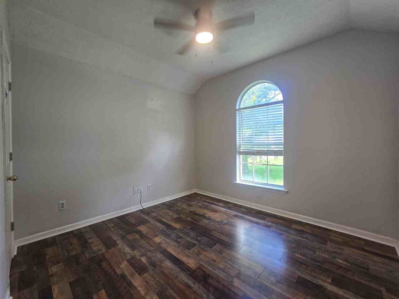 2112 Spring Hill Cir #1 - Photo 3 of 7
