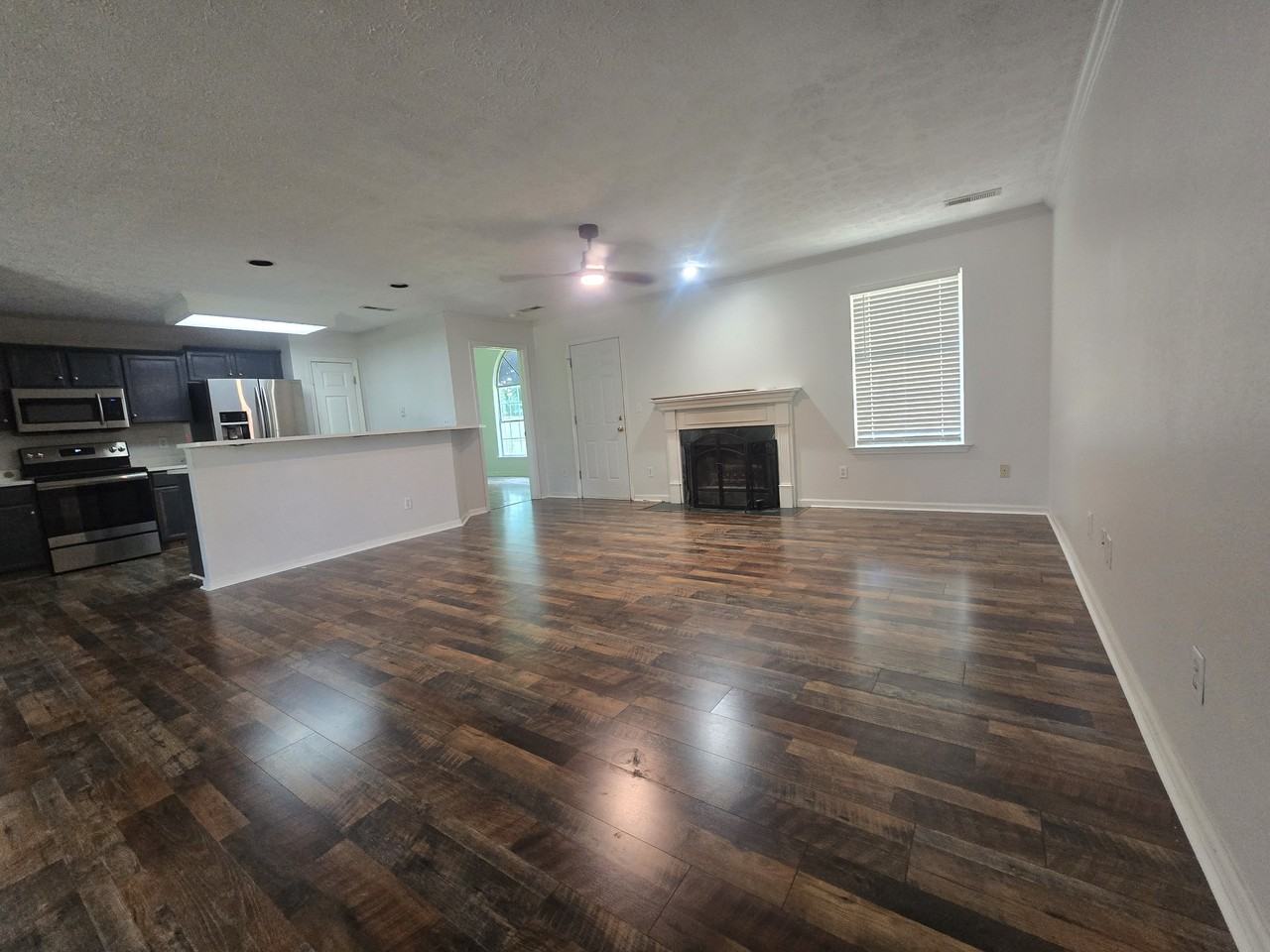 2112 Spring Hill Cir #1 - Photo 4 of 7