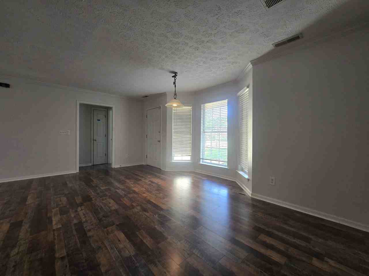 2112 Spring Hill Cir #1 - Photo 5 of 7