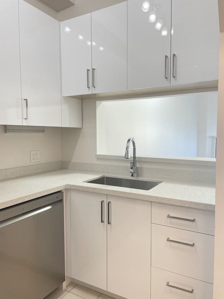 1236 8th Ave W - Photo 3 of 17