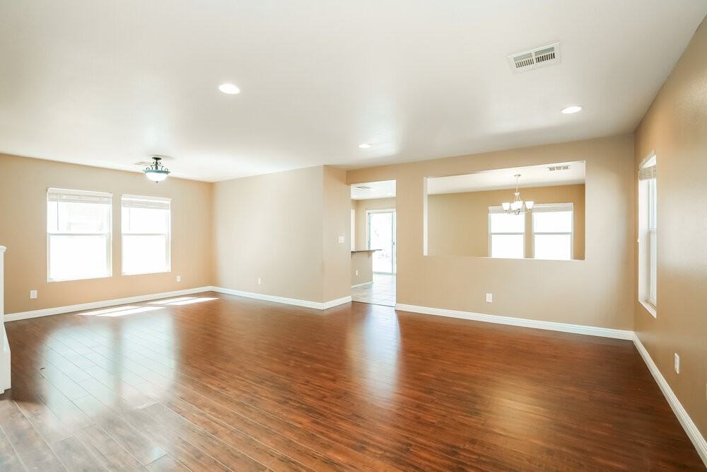 9434 Blooming Grove Ave - Photo 6 of 17