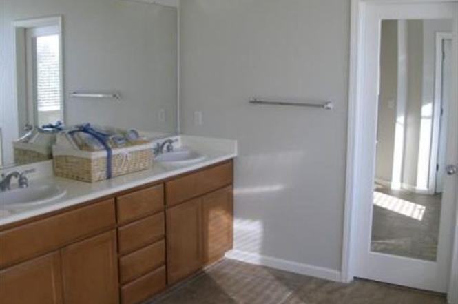 2864 Sandyhills Lane - Photo 7 of 21