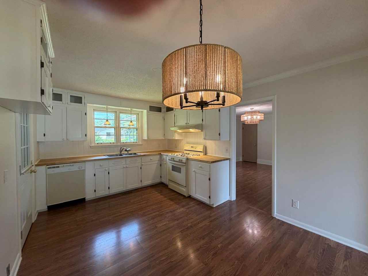 524 Graycroft Dr Sw #1 - Photo 4 of 29