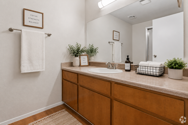 275 E Minnesota Ave - Photo 4 of 15