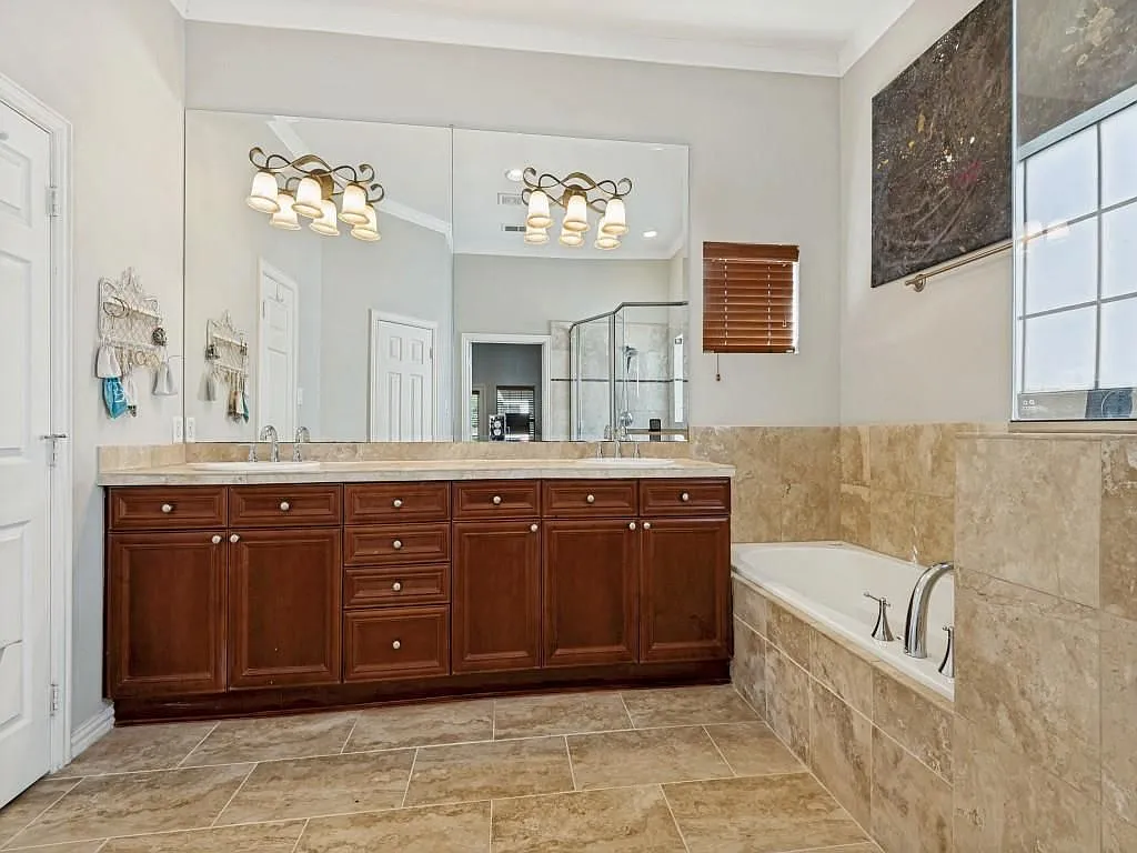 1018 Pavillion St - Photo 5 of 8