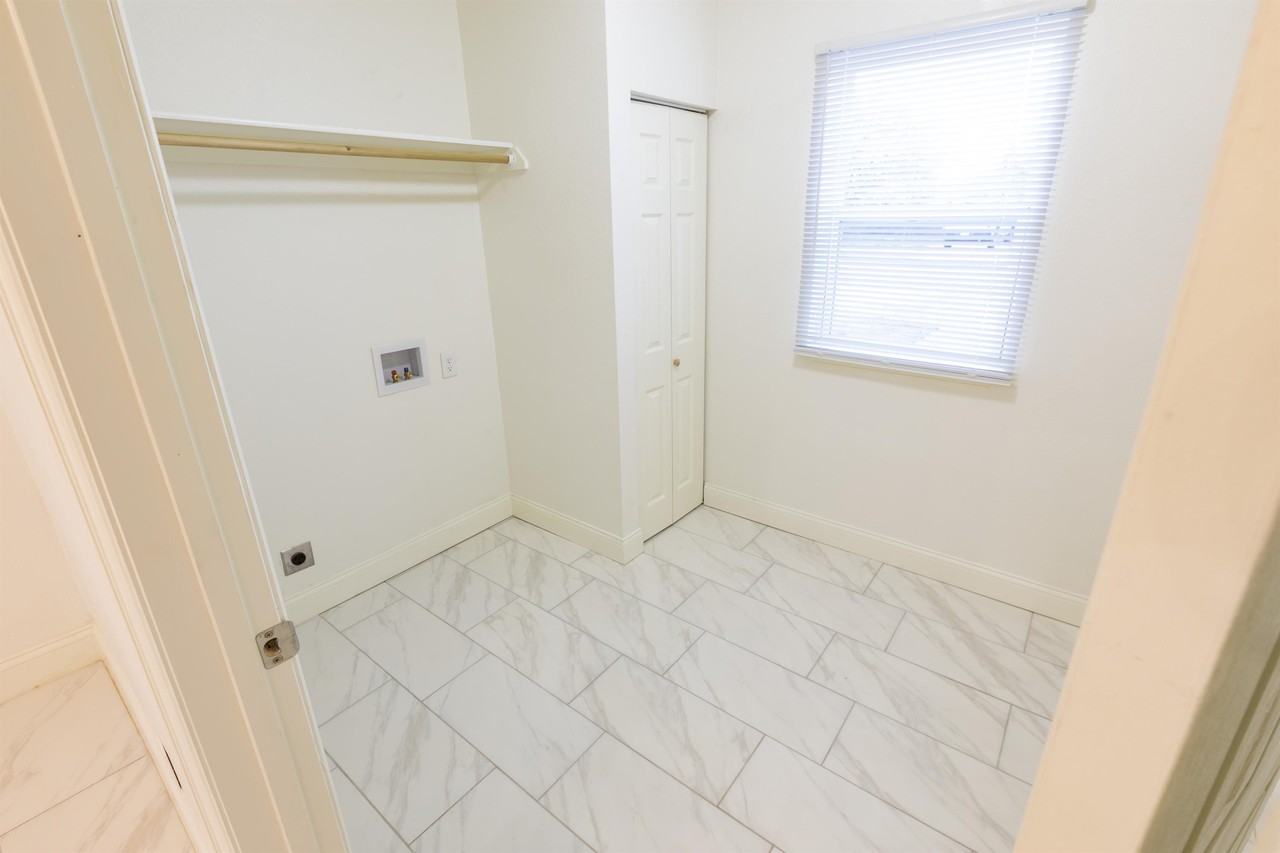3807 Gaston Dr #1 - Photo 5 of 9