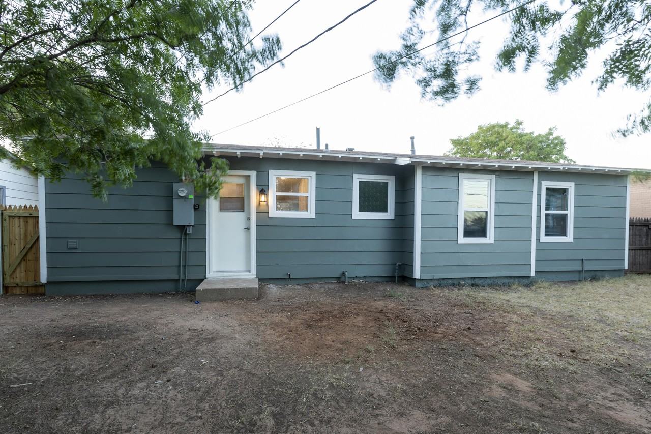 3807 Gaston Dr #1 - Photo 7 of 9