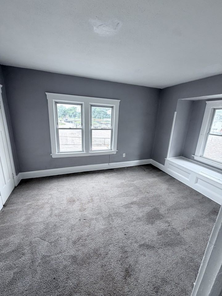 512 Inman St #1 - Photo 6 of 10