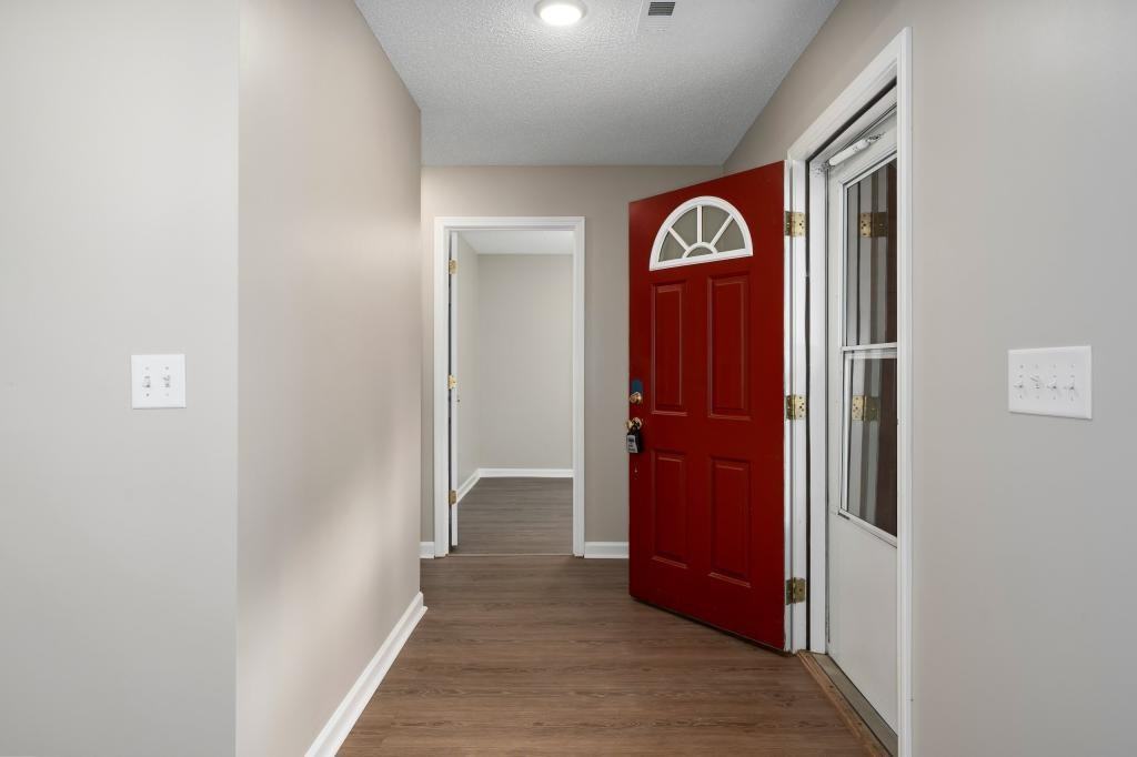 132 King James Ct - Photo 4 of 23