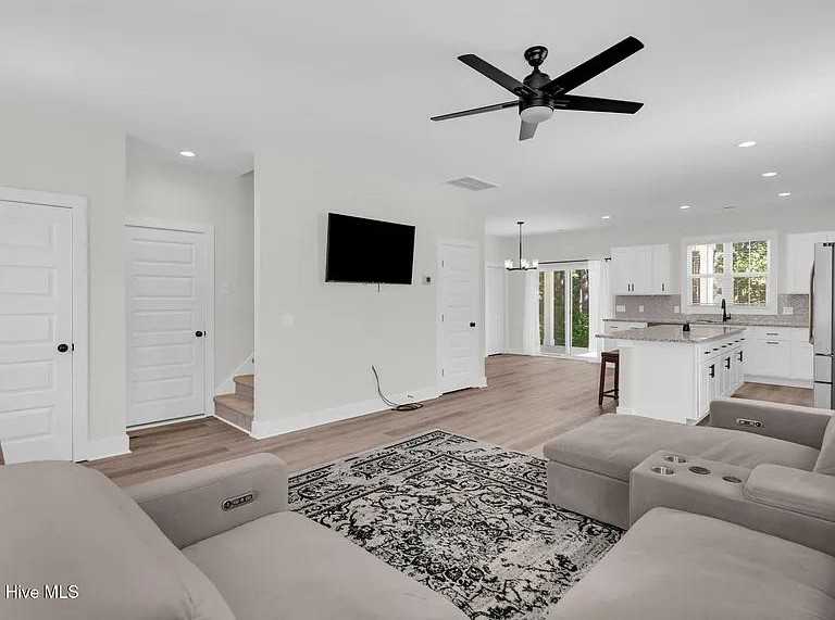 1212 Kerr Lake Dr - Photo 5 of 28