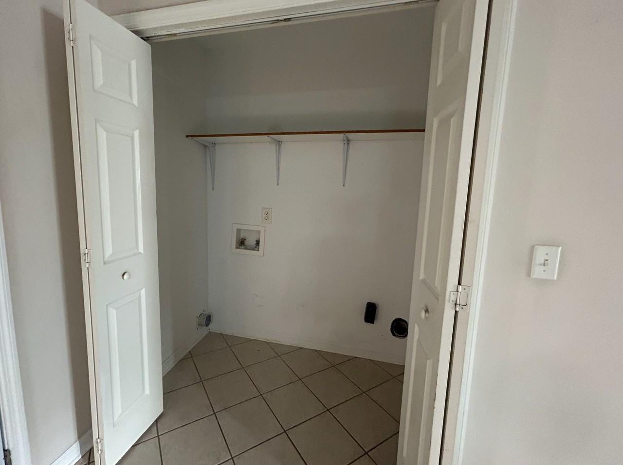 61 Hugo Dr - Photo 2 of 32