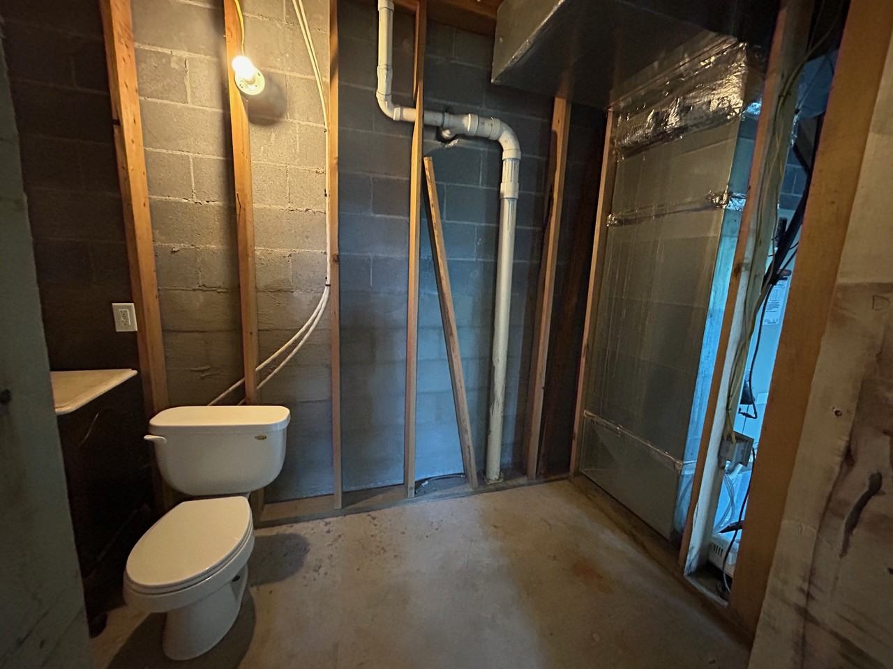 61 Hugo Dr - Photo 3 of 32