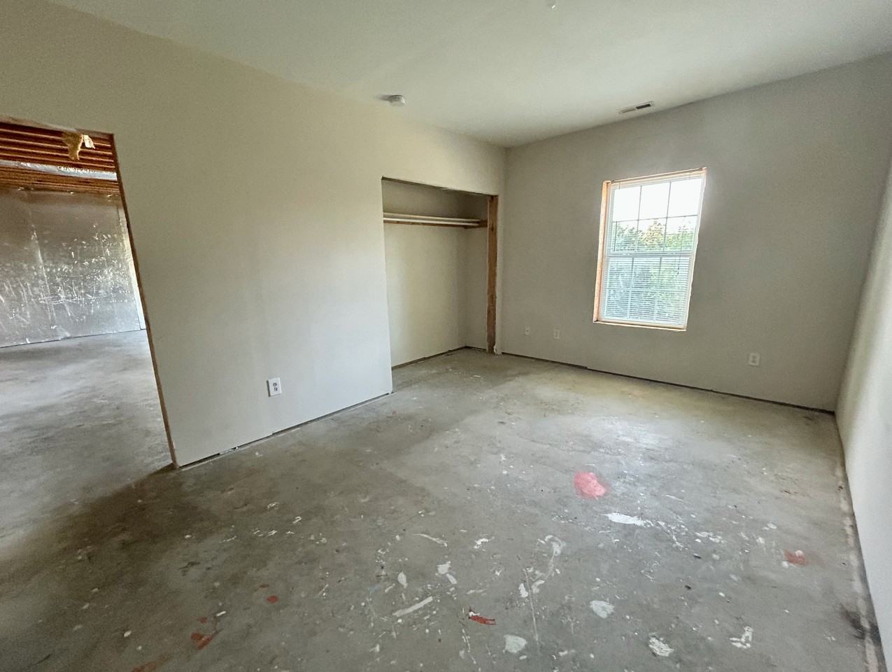 61 Hugo Dr - Photo 4 of 32