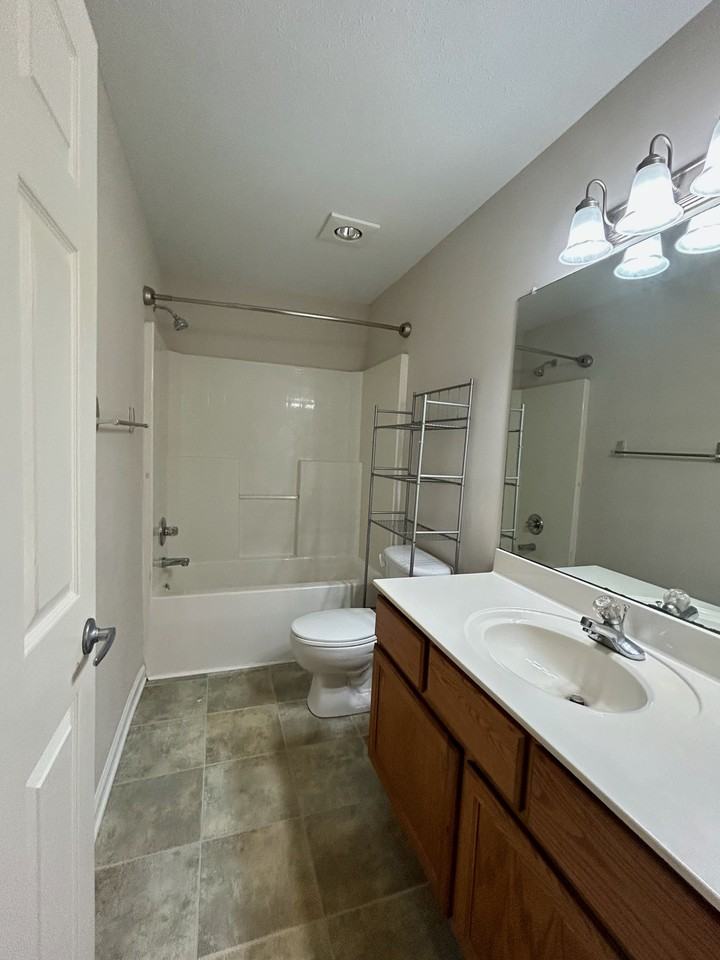 61 Hugo Dr - Photo 7 of 32