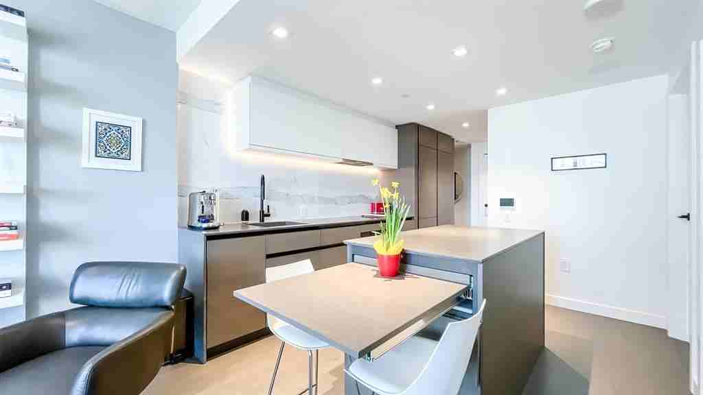 620 Cardero Street #170X - Photo 5 of 15