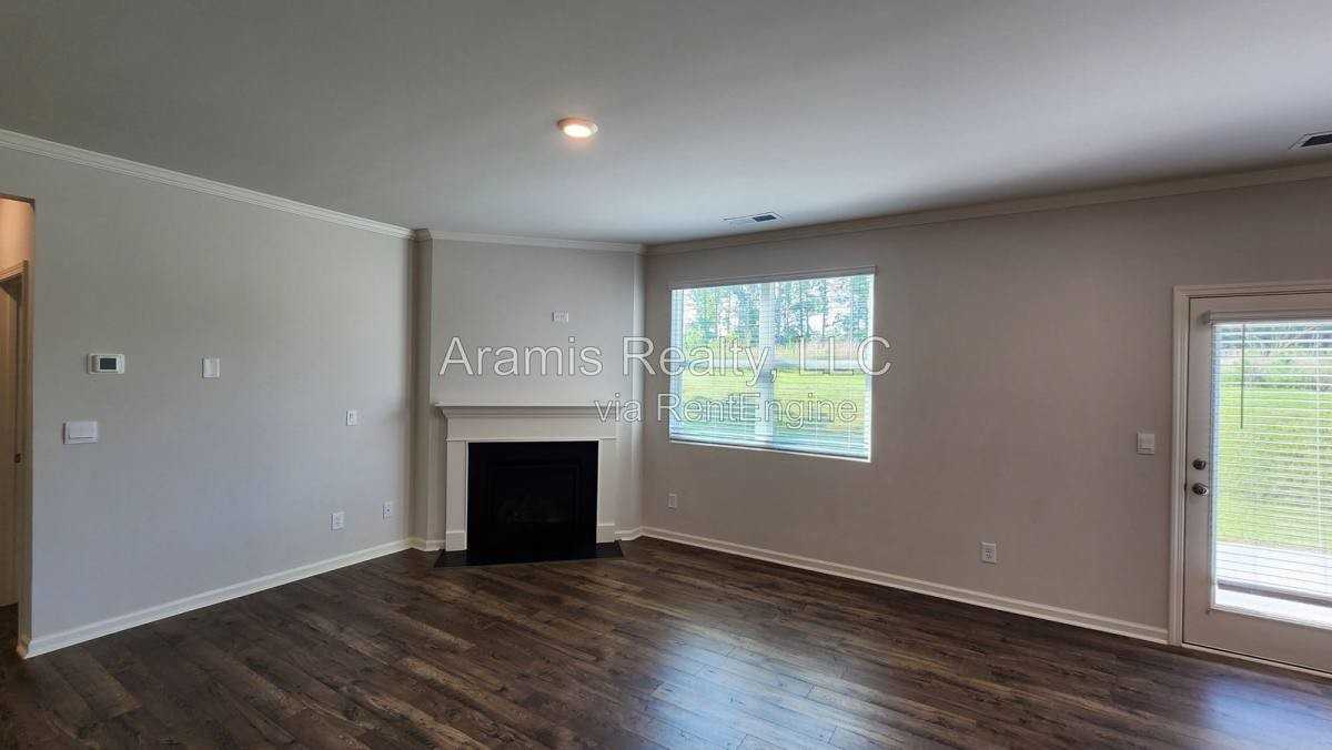 3134 Ellenton Dr - Photo 2 of 10