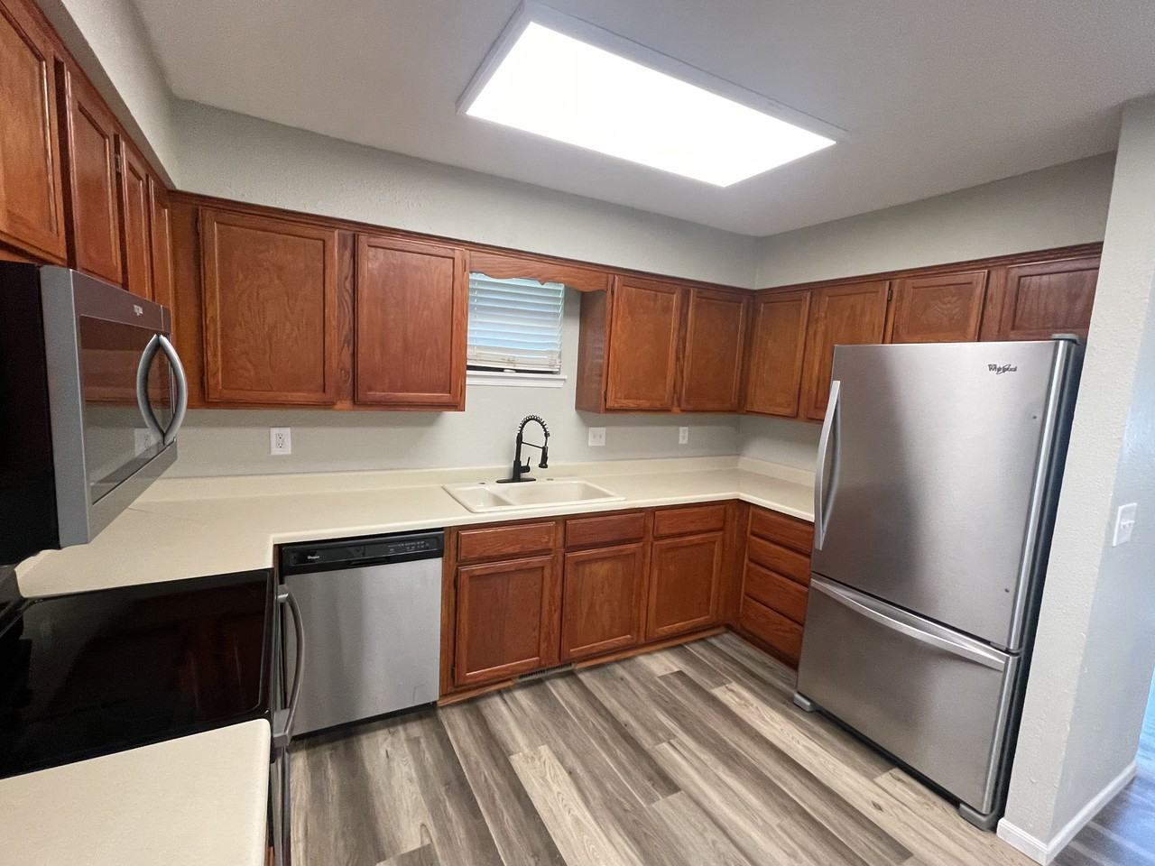565A Knox Ave #1 - Photo 4 of 10