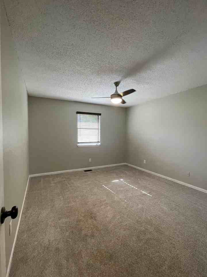 565A Knox Ave #1 - Photo 6 of 10