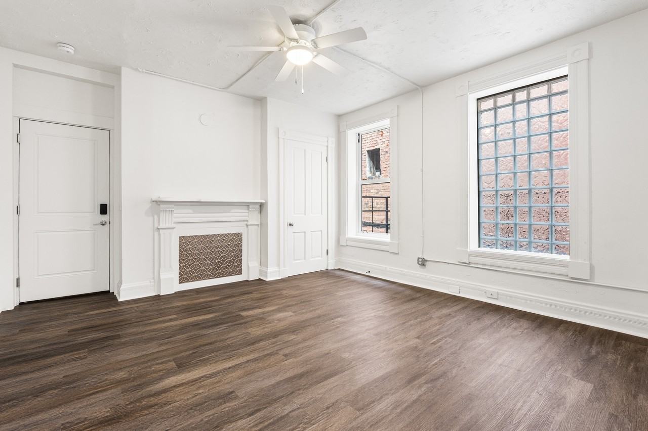 427 Whiteman St #4 - Photo 2 of 14