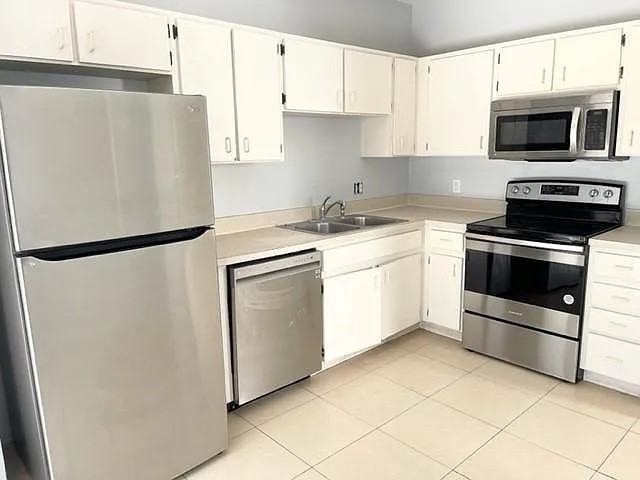 10477 Blackmore Dr - Photo 2 of 32
