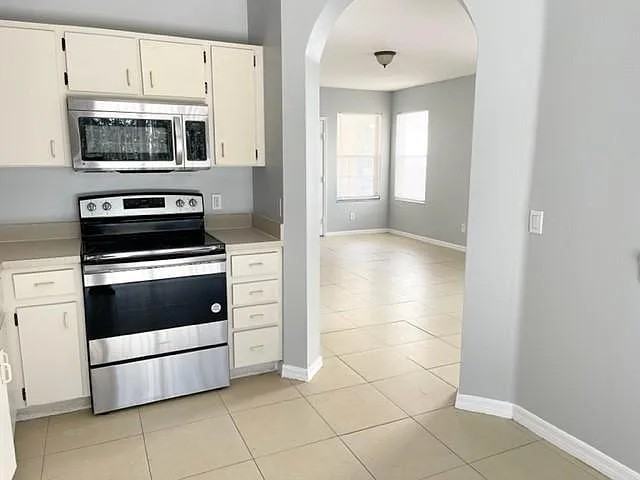 10477 Blackmore Dr - Photo 3 of 32