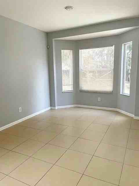10477 Blackmore Dr - Photo 5 of 32