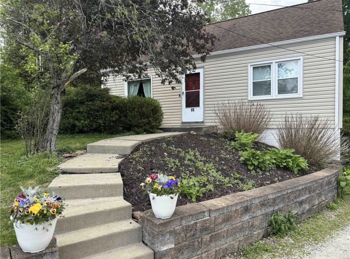85 Adams Dr - Photo 2 of 7