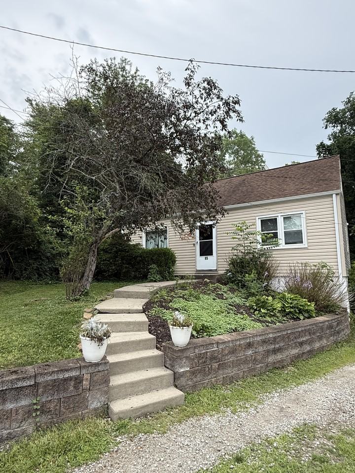 85 Adams Dr - Photo 4 of 7