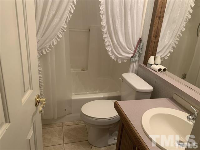 139 Green Dr - Photo 5 of 10