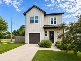 featured image of 2218 Polk St