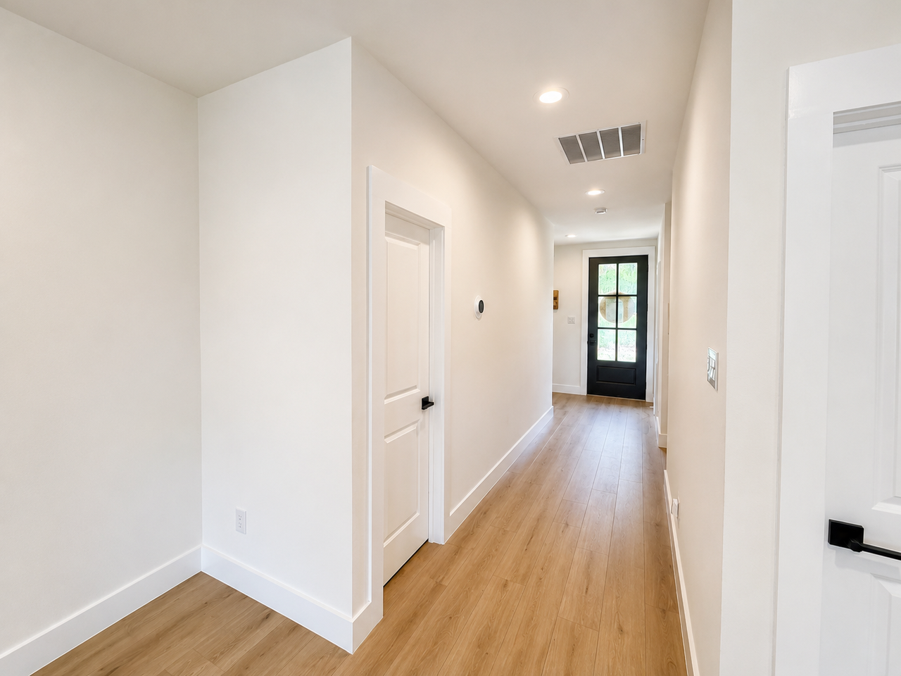 2218 Polk St - Photo 5 of 26