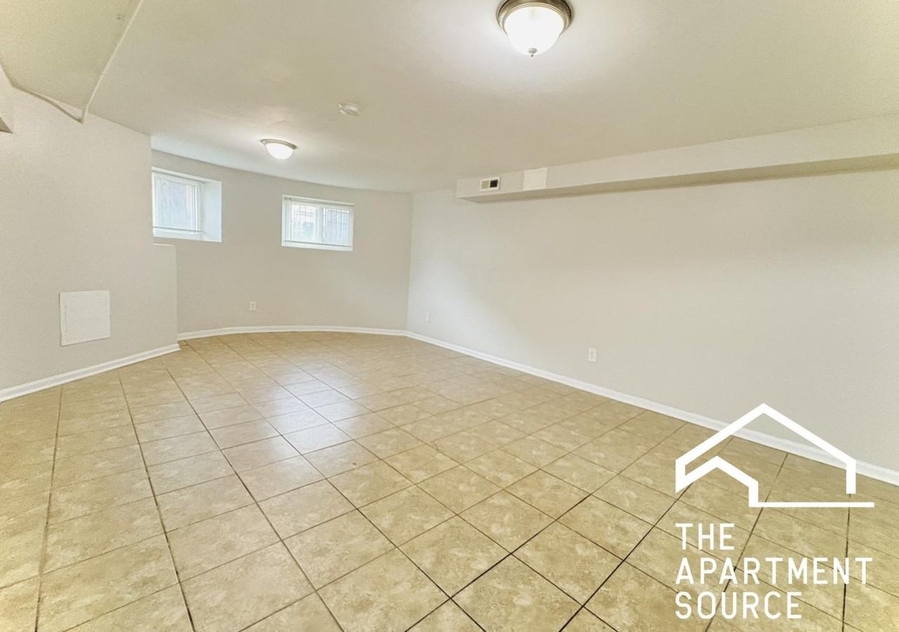 4009 S Calumet Ave #G - Photo 3 of 28