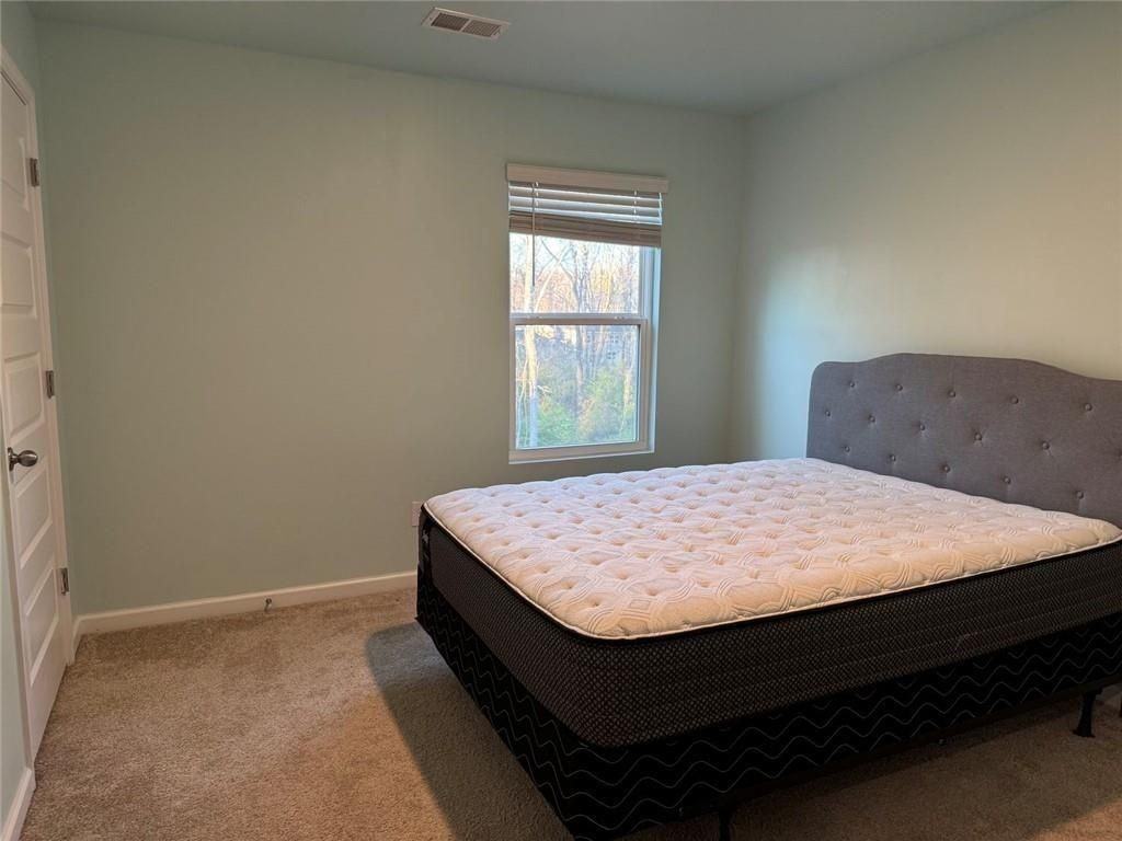 146 Silver Birch Pass - Photo 4 of 14