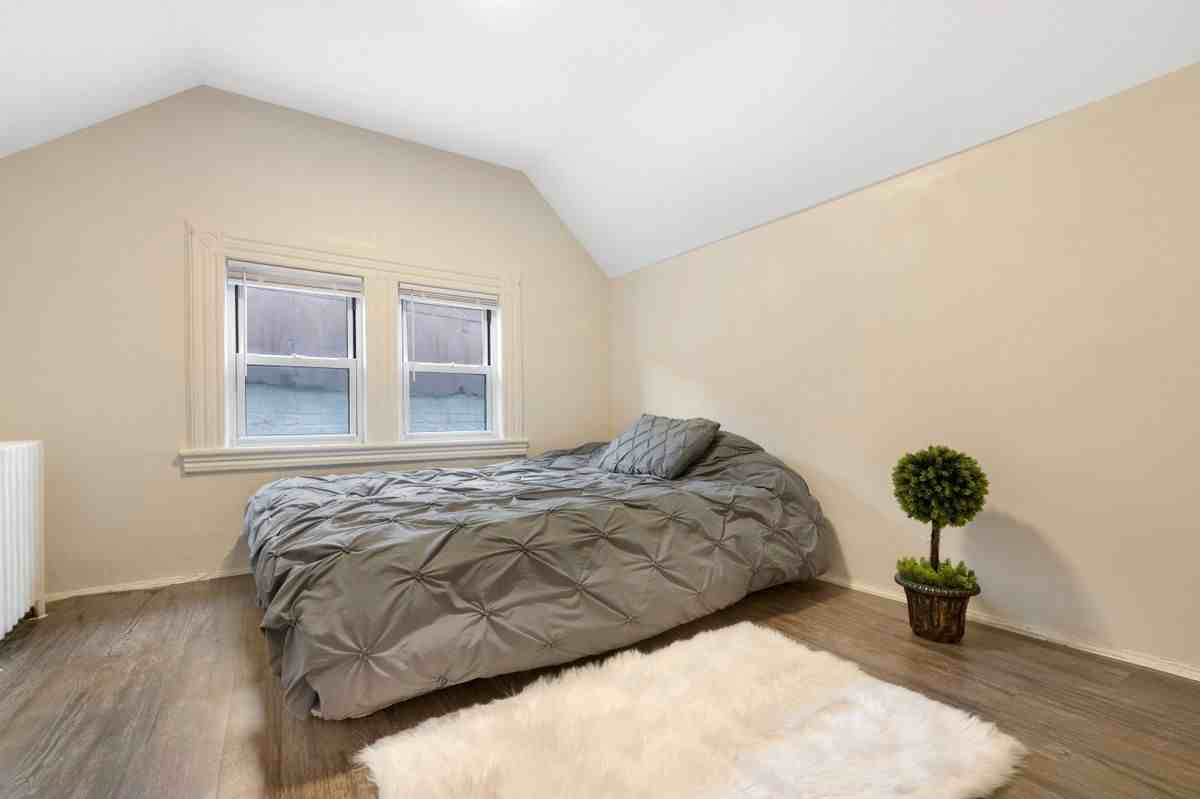 675 E 31st St ##2 - Photo 2 of 6
