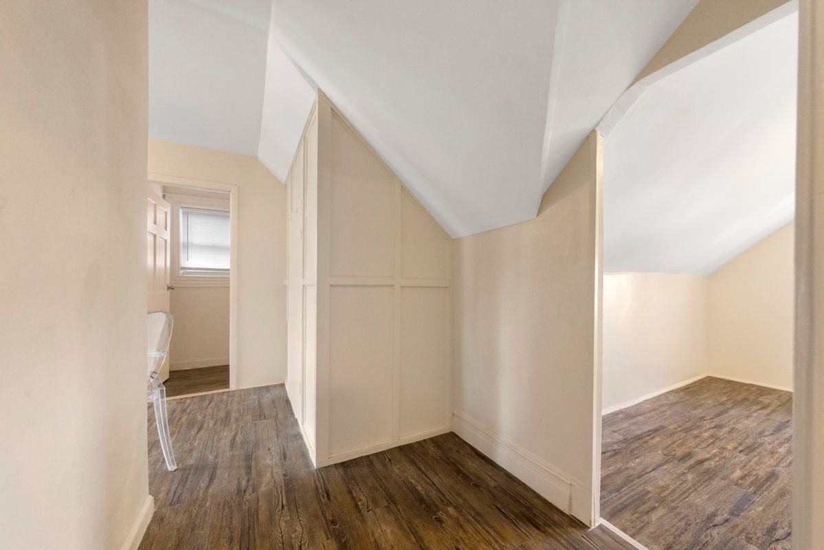 675 E 31st St ##2 - Photo 3 of 6