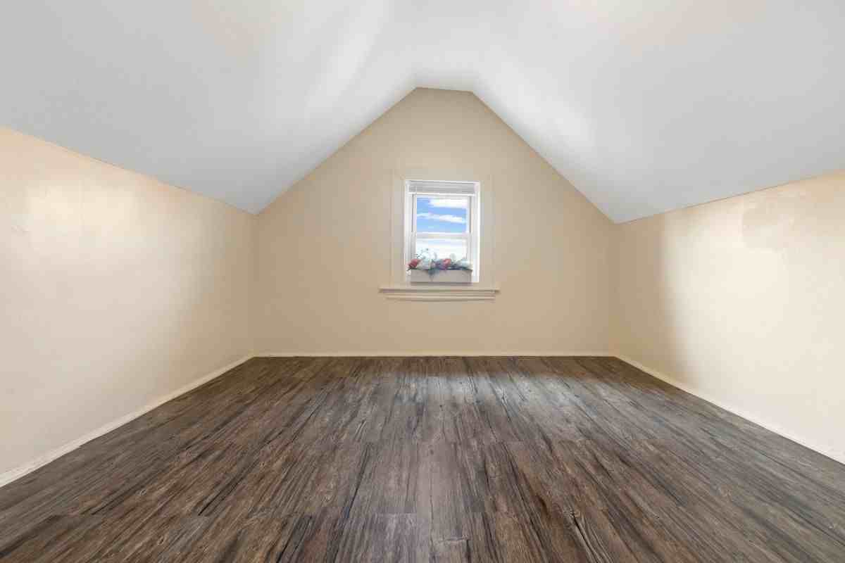 675 E 31st St ##2 - Photo 6 of 6