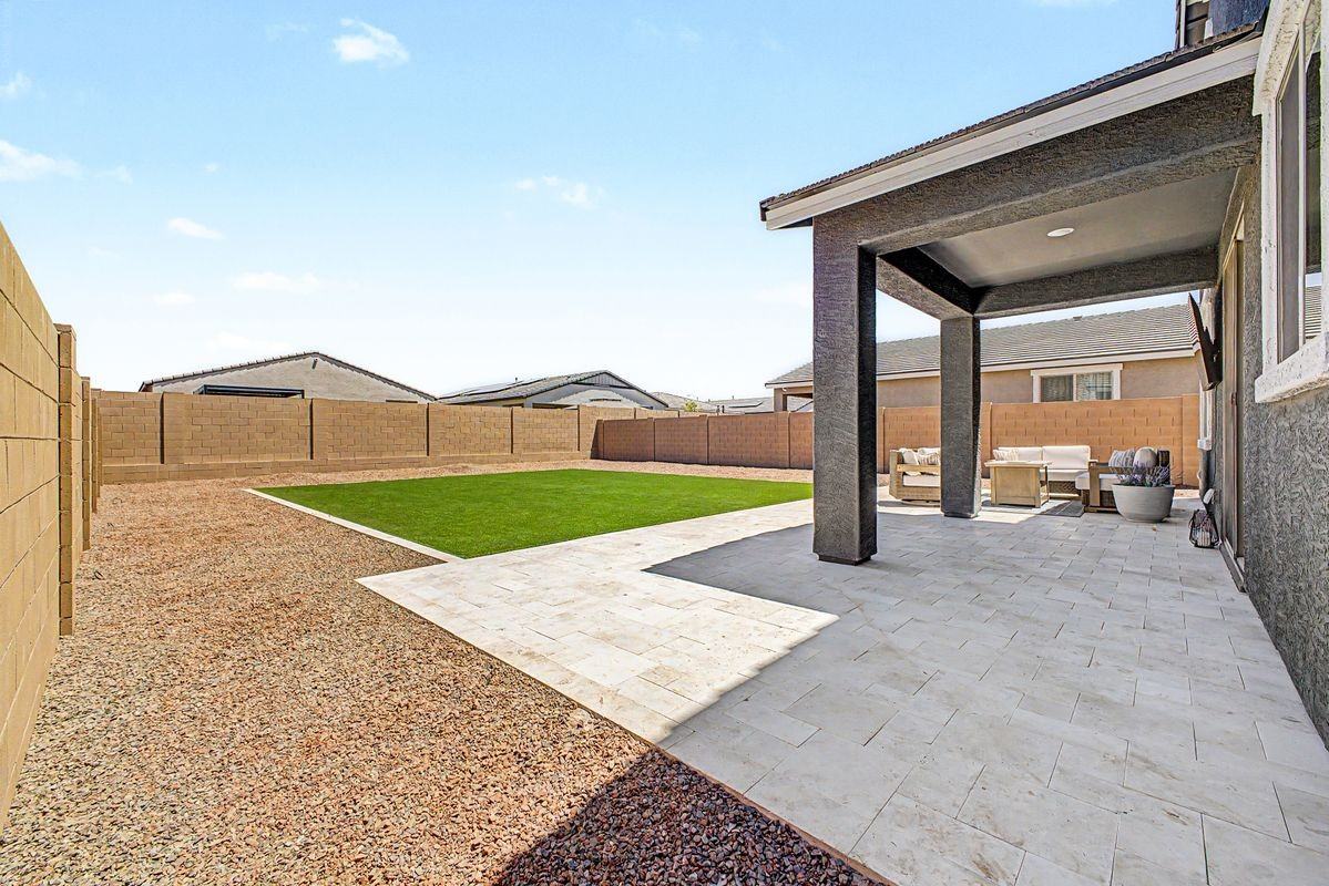 7598 W Smoketree Dr - Photo 4 of 37