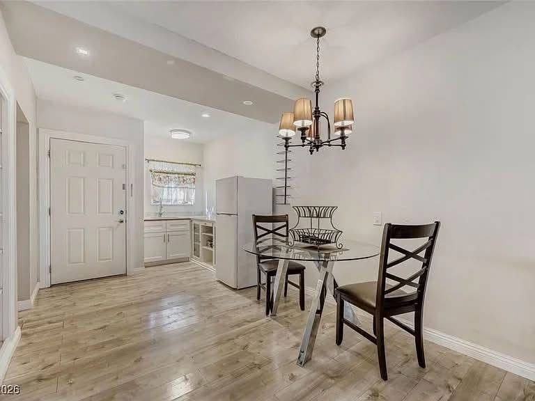 1450 Comstock Dr - Photo 5 of 9