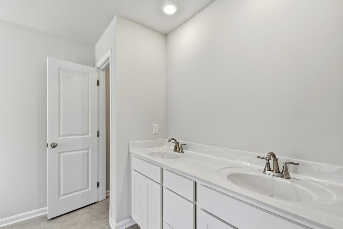 54 Umber Ln - Photo 7 of 39