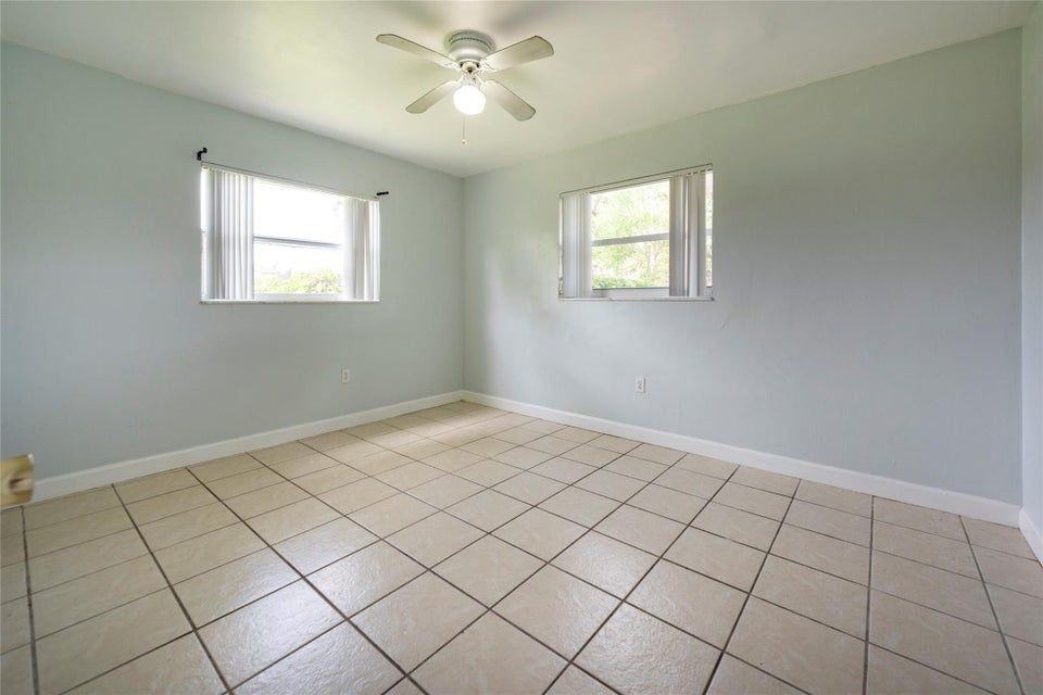 6170 Sw 43rd St ##1 2 - Photo 3 of 8