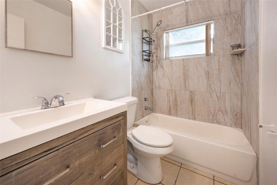 6170 Sw 43rd St ##1 2 - Photo 5 of 8