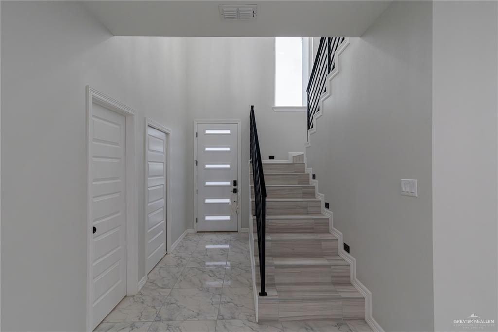 5504 N Crown Pt - Photo 6 of 15