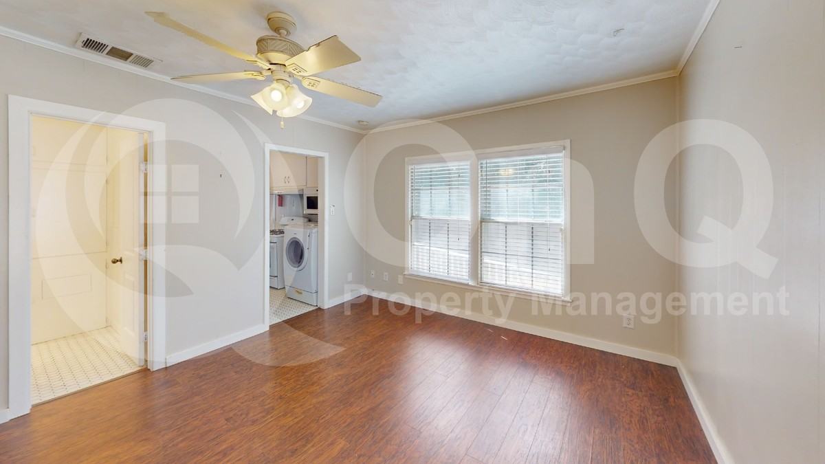 2012 N Locust St - Photo 6 of 9
