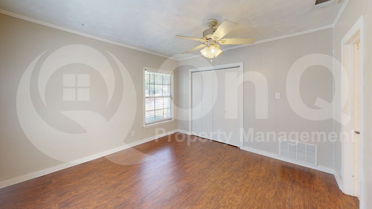 2012 N Locust St - Photo 7 of 9