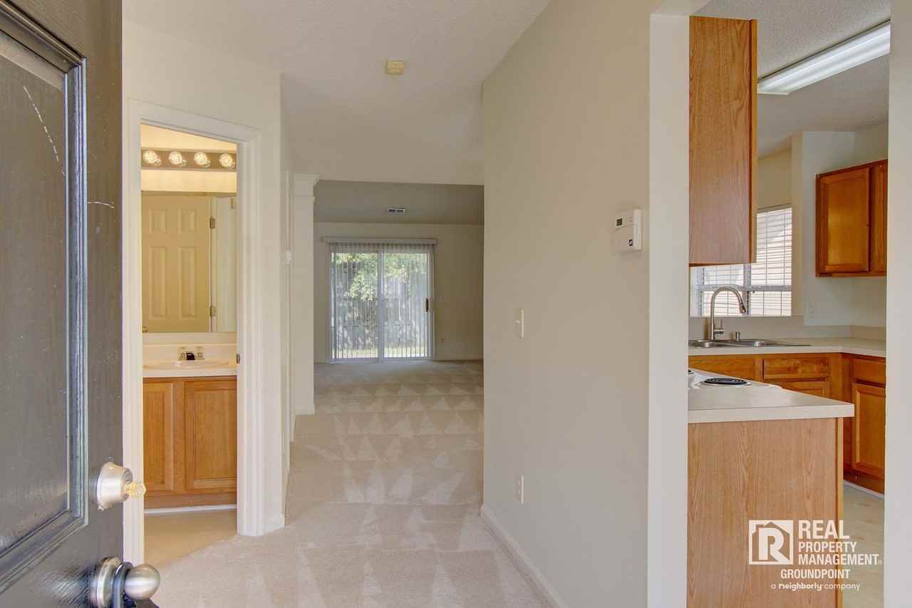 239 Dupont Way - Photo 2 of 24
