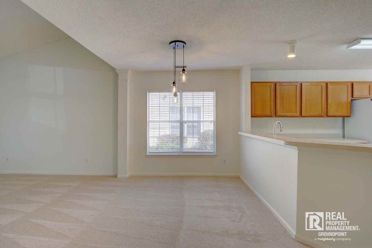 239 Dupont Way - Photo 7 of 24