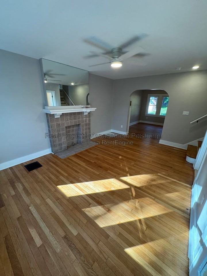 107 N Meadowcroft Ave - Photo 2 of 19
