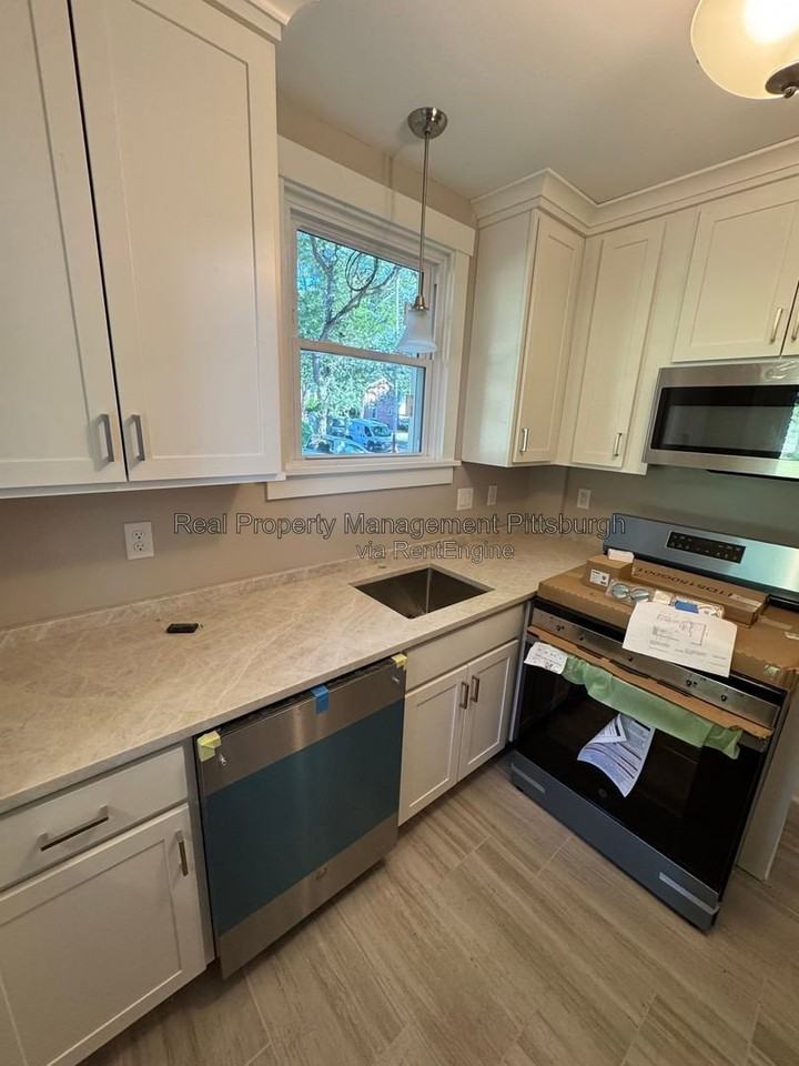 107 N Meadowcroft Ave - Photo 6 of 19