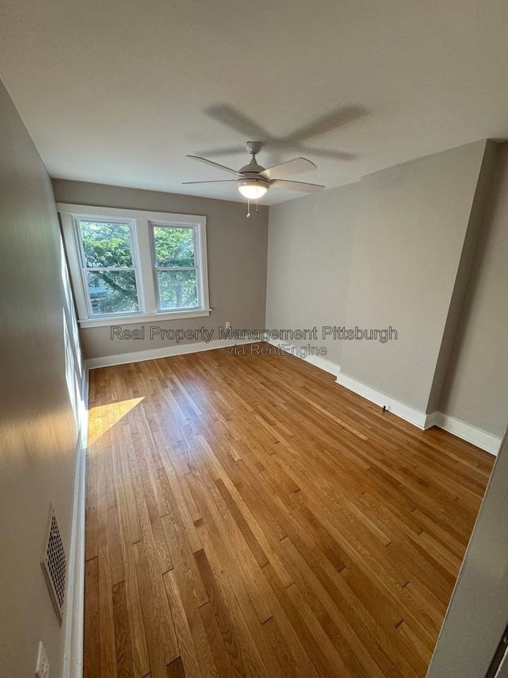 107 N Meadowcroft Ave - Photo 7 of 19